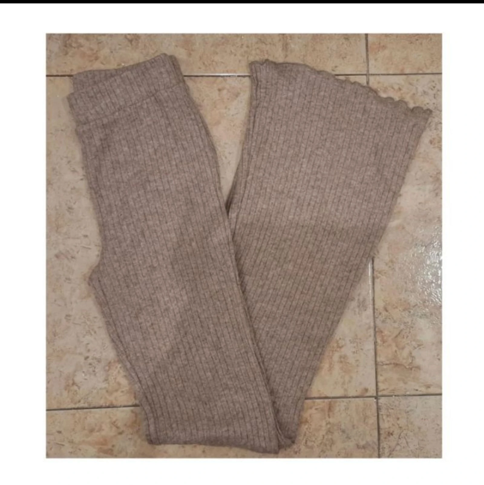 Pantalón Acampanado Stradivarius Canalé Beige límite edición Y2K